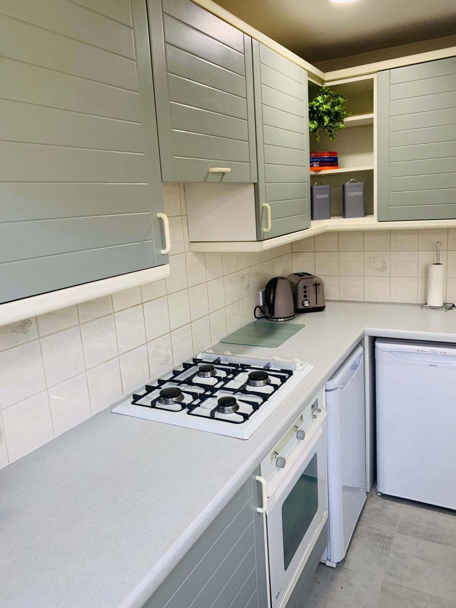 פרנהאם Spacious House, Free Parking & Patio Garden מראה חיצוני תמונה